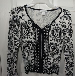 White house Black Market Size small Black and white button up slim sweater 79%
